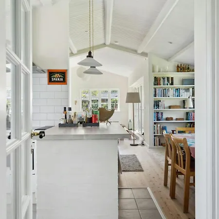 Idyllic Tranquility And Island Atmosphere On Thuro Hébergement de vacances