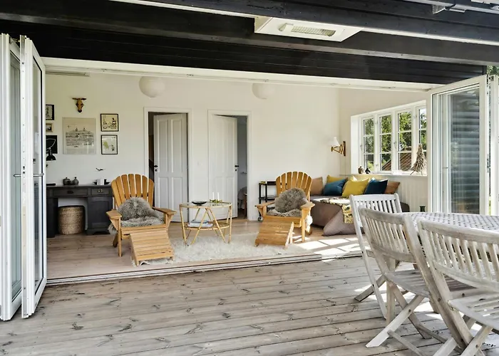 Idyllic Tranquility And Island Atmosphere On Thuro Dom wakacyjny *